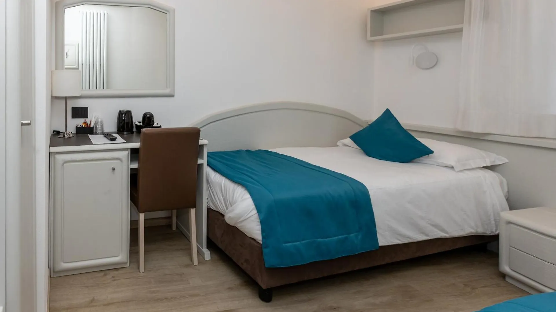 Albergo Cappello E Cadore Belluno 3*,  Italy