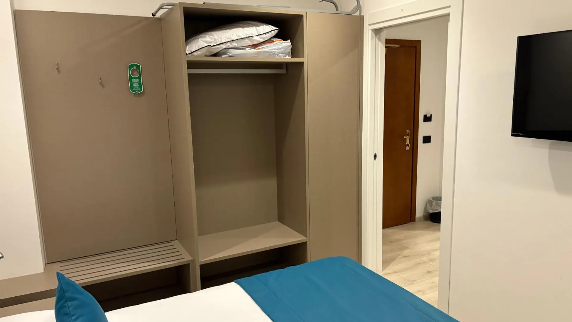Albergo Cappello E Cadore Belluno 3*,  Italy
